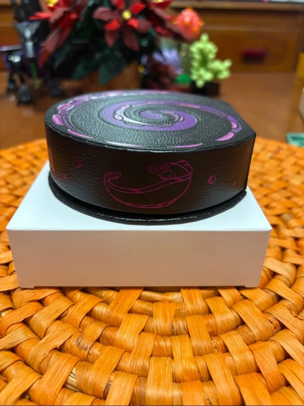 Besame Cosmetics Ursula's Shell Compact Highlighter - Picture 7 of 13